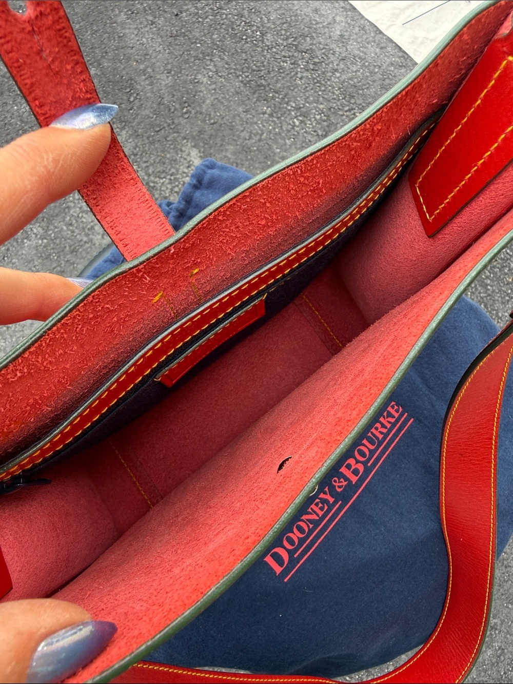 Vintage Dooney & Bourke Red Leather Bucket Shoulder Bag with Contrast Stitching - Picture 3 of 5